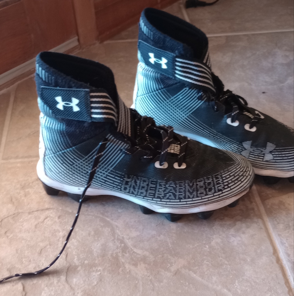 Under Armour  Black Football Cleats